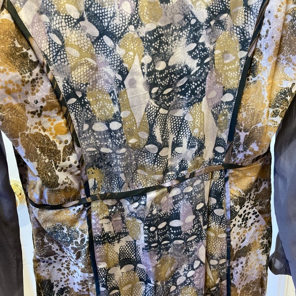 St. Martins silk print dress with sheer sleeves.  Size 6 - Picture 5 of 6